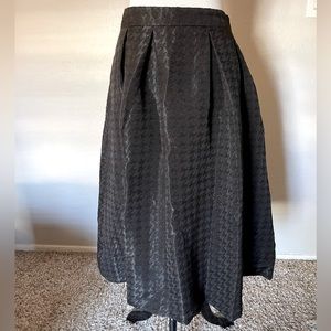 Karl Lagerfeld - Midi Houndstooth Skirt - Size 4